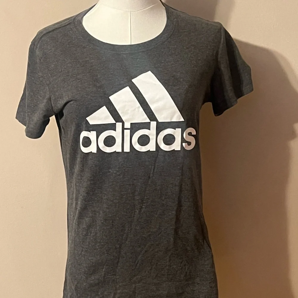 Like New Adidas T-Shirt